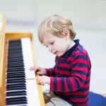 Lekcje muzyki wspierają naukę języka u dzieci