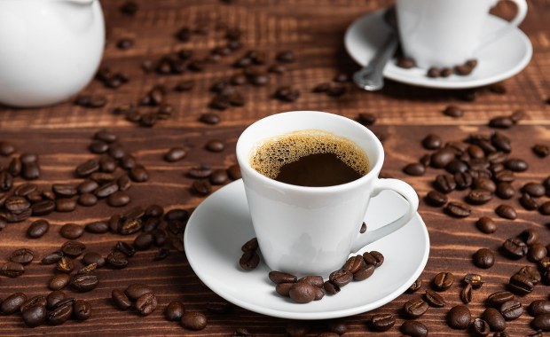 Leki, których nie powinno się łączyć z kawą. Lista może zaskoczyć