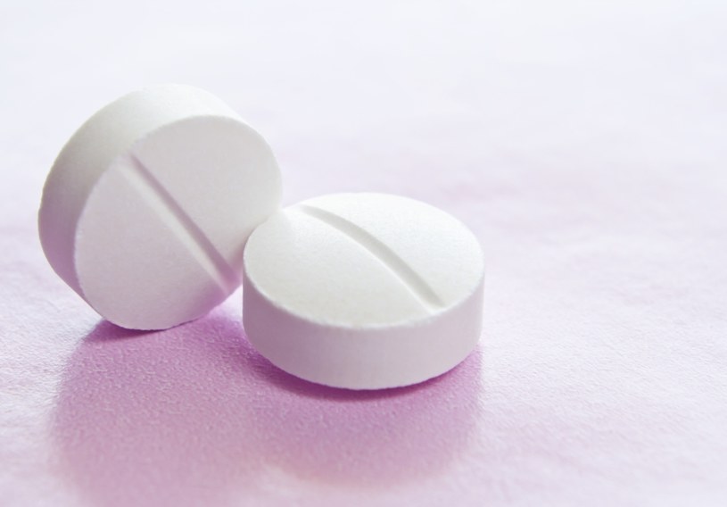 Leki przeciwbólowe mogą mieć poważne skutki uboczne /123RF/PICSEL