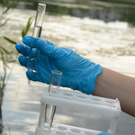 Leki w wodzie. Naukowcy pracują nad metodą oczyszczania