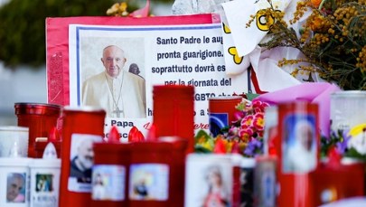 "Lekka poprawa". Nowe wieści o zdrowiu papieża Franciszka