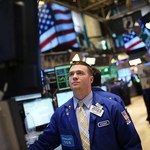 Lekkie wzrosty na Wall Street. Dow niecałe 100 pkt. od rekordu