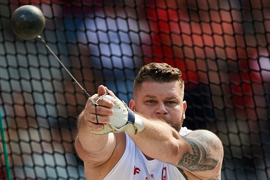 Lekkoatletyczne mistrzostwa świata - Budapeszt 2023. Paweł Fajdek w kwalifikacjach do konkursu rzutu młotem /Adam Warżawa /PAP