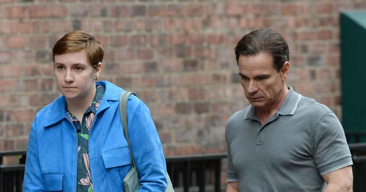 Lena Dunham i Peter Scolari na planie "Dziewczyn" /Doug Meszler / Splash News /East News