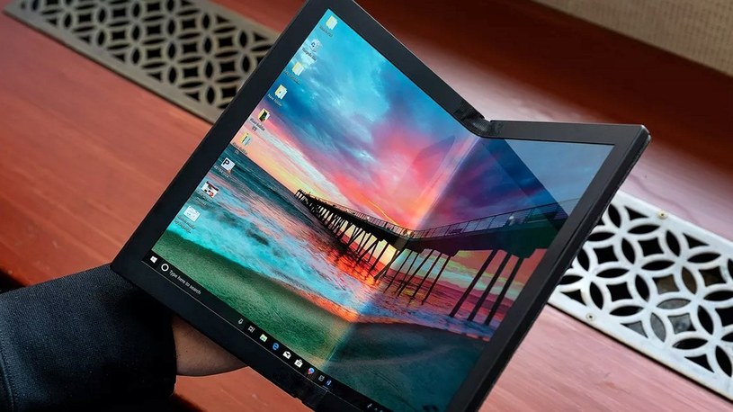 Lenovo ujawnia pierwszy laptop ze składanym panelem. Oto ThinkPad X1 /Geekweek