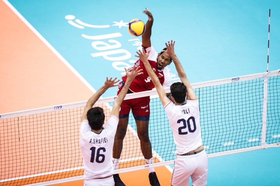 Leon w ofensywie podczas meczy z Iranem /fivb /