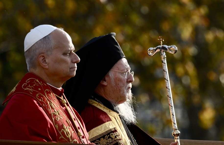 Leon XIV i Bartłomiej I w Izniku. /PAP/EPA/ALESSANDRO DI MEO /PAP/EPA