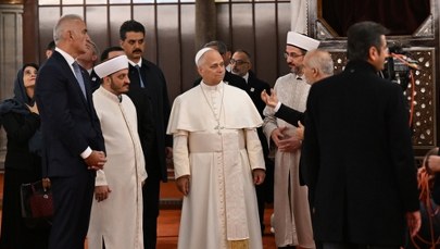 Leon XIV w meczecie. Symboliczny gest papieża