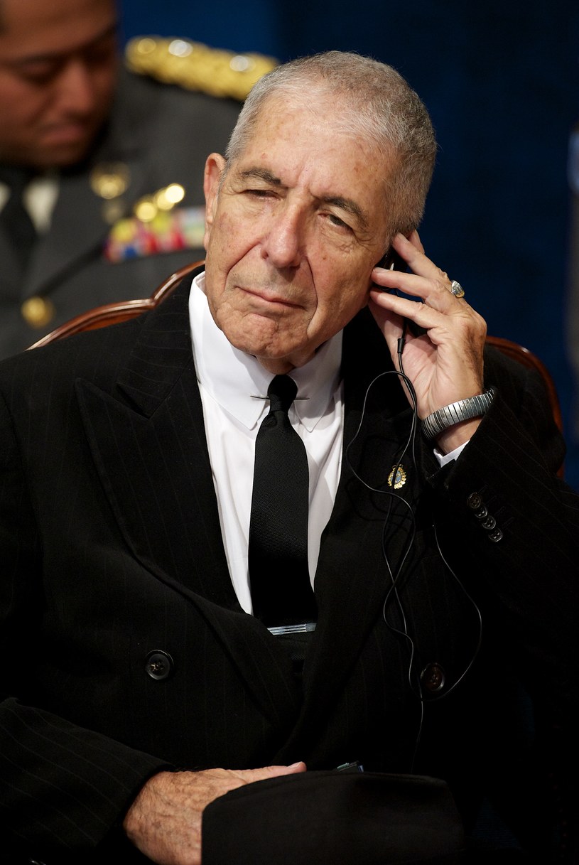 Leonard Cohen /Carlos Alvarez /Getty Images