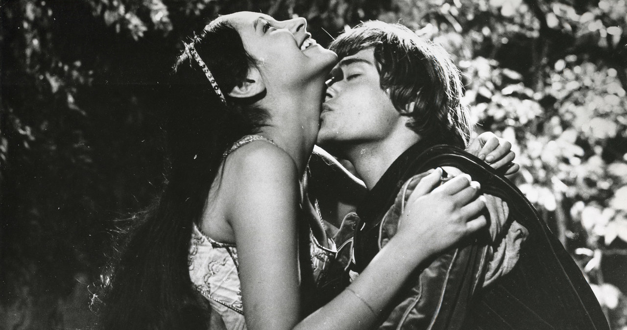 Leonard Whiting i Olivia Hussey w filmie "Romeo i Julia" w reżyserii Franco Zeffirellego /Paramount Pictures /Agencja FORUM