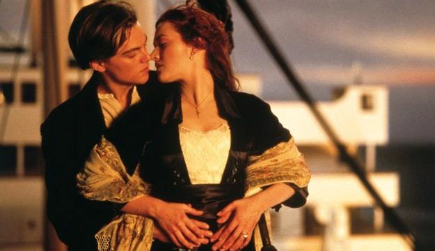 Leonardo DiCaprio i Kate Winslet w filmie "Titanic" /materiały prasowe
