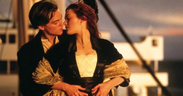 Leonardo DiCaprio i Kate Winslet w filmie "Titanic" /materiały prasowe