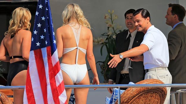 Leonardo DiCaprio na planie filmu "The Wolf of the Wall Street" /materiały prasowe