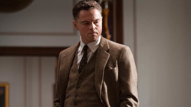 Leonardo DiCaprio w scenie z filmu "J. Edgar" /materiały prasowe