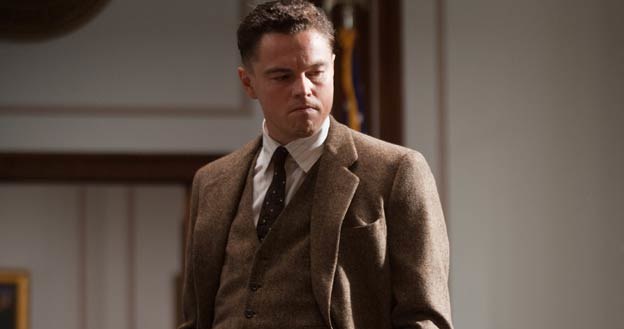 Leonardo DiCaprio w scenie z filmu "J. Edgar" /materiały prasowe