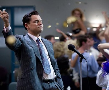 Leonardo DiCaprio w scenie z filmu "Wilk z Wall Street"