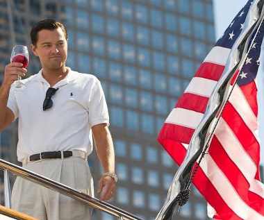 Leonardo DiCaprio w scenie z filmu "Wilk z Wall Street"
