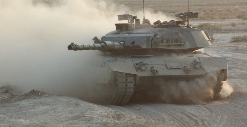 Leopard 1 w Ukrainie może poradzaić sobie ze starszymi rosyjskimi czołgami, ale w starciu z takimi maszynami jak T-80 czy T-90 będzie miał duże problemy /Krauss-Maffei Wegmann