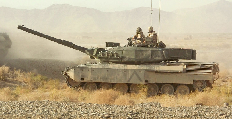 Leopard 1A5 może mieć taki sam problem z amunicją, jaki mają niemieckie systemy przeciwlotnicze Gepard. Uważane za najlepszą broń do niszczenia rosyjskich dronów, Ukraińcy muszą liczyć ich każdy strzał, ze względu na zapas 30 tys. sztuk amunicji. W warunkach obecnej wojny to naprawdę niewiele