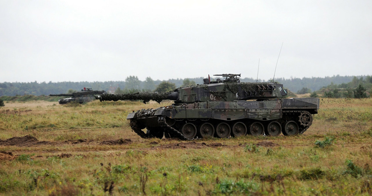 Leopard 2 podczas ćwiczeń Sił Zbrojnych RP w Drawsku w 2012 roku /Wlodarski/REPORTER /East News