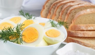 Lepiej jeść jajka na kolację czy na śniadanie? Odpowiedź wcale nie jest oczywista