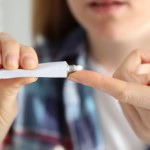 Lepsza niż drogie kremy. Maść z apteki za 7 złotych to remedium na zmarszczki