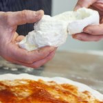 Lepsza od zwykłej mozzarelli. Na pizzę proś właśnie o taką