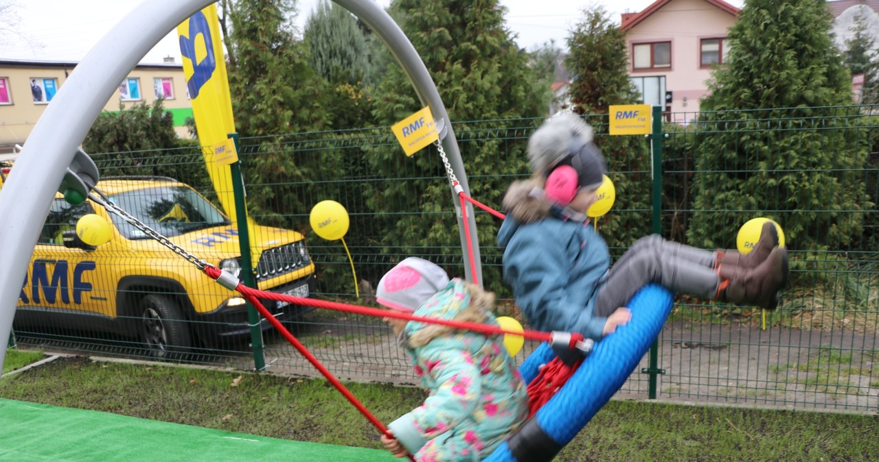 Lepsze Jutro z RMF FM: Zbudowaliśmy sensoryczny plac zabaw dla przedszkolaków z Wieliczki!
