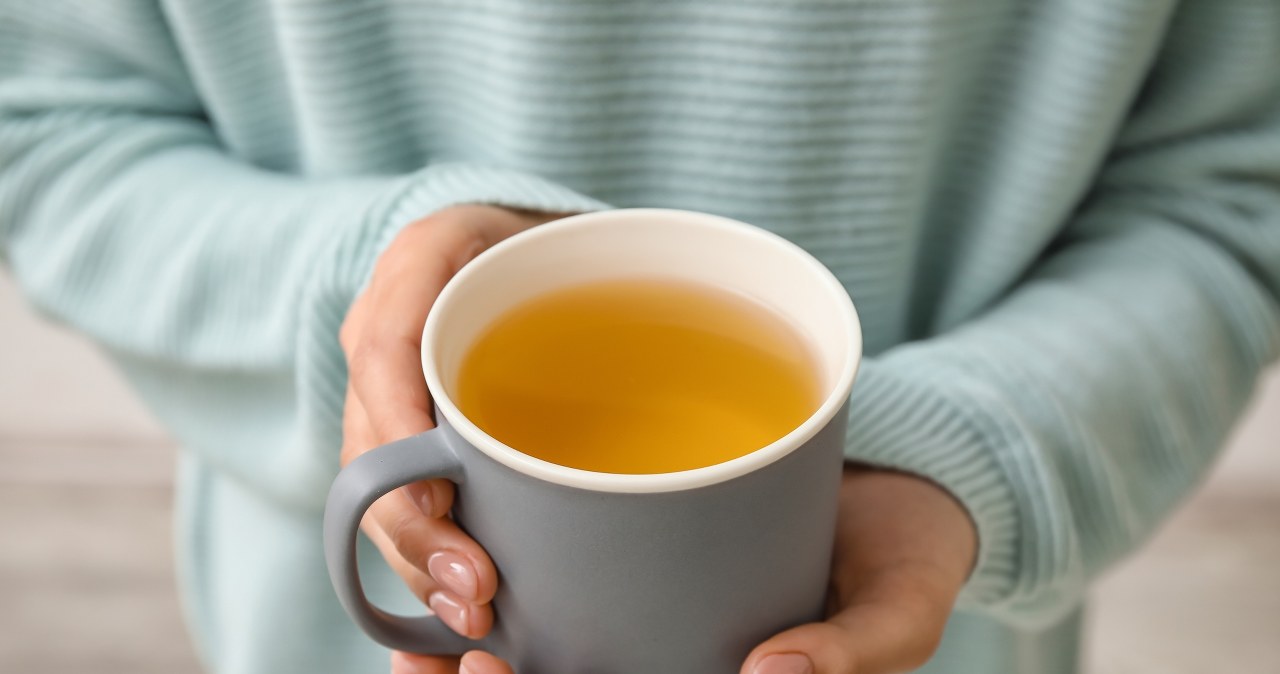 Lepszy sen, spokojniejszy układ pokarmowy, zdrowsza skóra czy wsparcie odporności, wszystko to masz na wyciągnięcie ręki, w kubku ziołowej herbaty /123RF/PICSEL