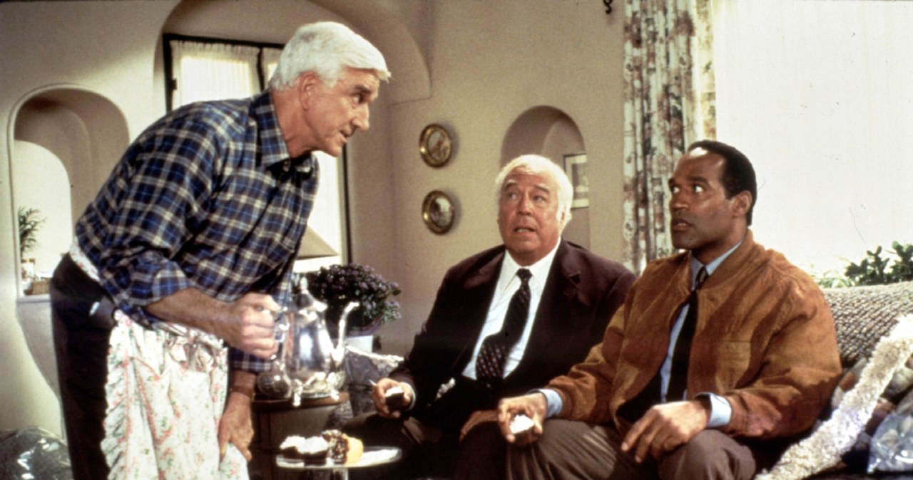 Leslie Nielsen, George Kennedy i O.J. Simpson w filmie "Naga brioń 33 i 1/3: Ostateczna zniewaga" /AKPA