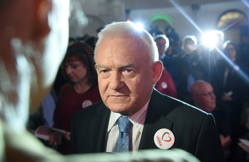 Leszek Miller na konwencji Zjednoczonej Lewicy SLD+TR+PPS+UP+ZIELONI /PAP/Radek Pietruszka    /PAP