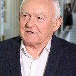 Leszek Miller Leszek Miller nagle podziękował ludziom. Zwrócił się też do żony. "Warto było przeżyć te 80 lat właśnie tak"