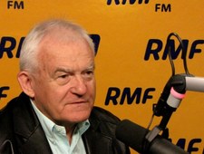 Leszek Miller: Tusk potrzebuje sukcesu piłkarzy bardziej niż Gierek