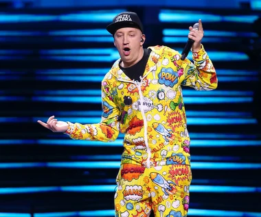 Letni parodiuje Skolima ("Wyglądasz idealnie"). "Za mnie" hitem sieci