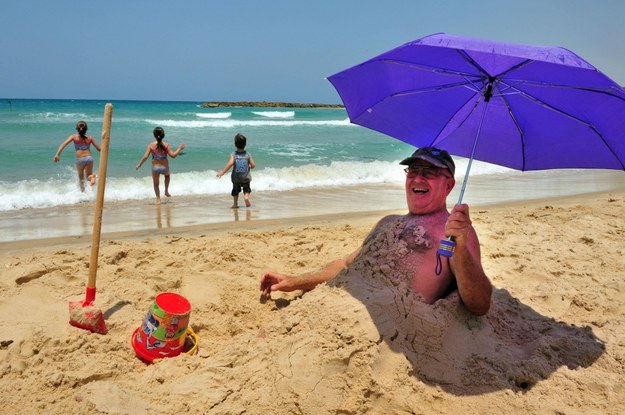 Letnia moda w mieście i na plaży - nasze rady / 	Rafael Ben-Ari    /PAP/EPA