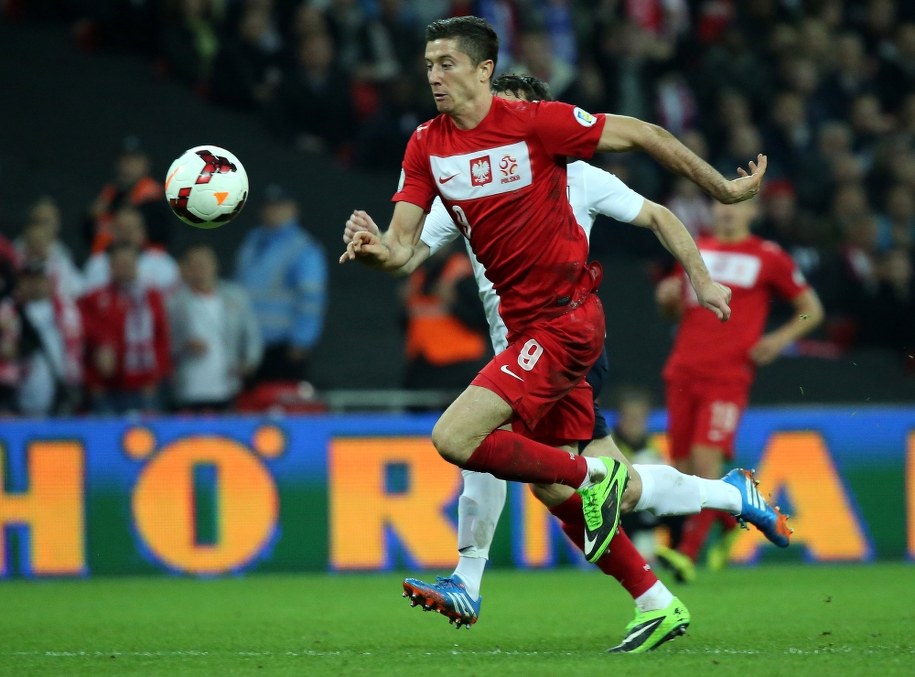 Lewandowski znalazł się w wytypowanej przez "Mundo Deportivo" jedenastce najlepszych na świecie zawodników, którzy będą mogli swobodnie zmienić klub z powodu wygasającego zimą kontraktu /Radek Pietruszka /PAP