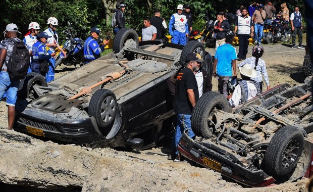 Lewicowi rebelianci przeprowadzili krwawy zamach na autostradzie