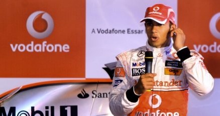 Lewis Hamilton chce wciąż być najszybszy /AFP