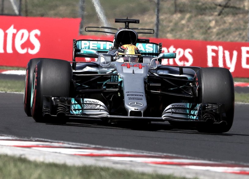 Lewis Hamilton chce wyrównać rekord Schumachera /AFP