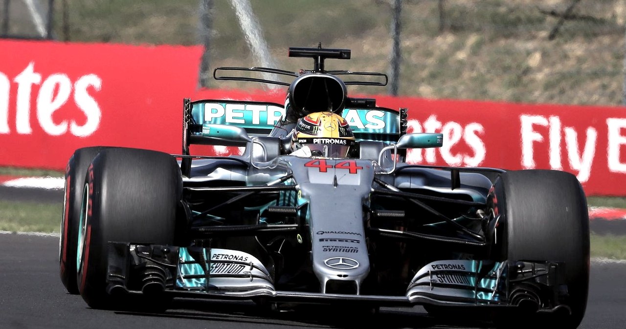 Lewis Hamilton chce wyrównać rekord Schumachera /AFP