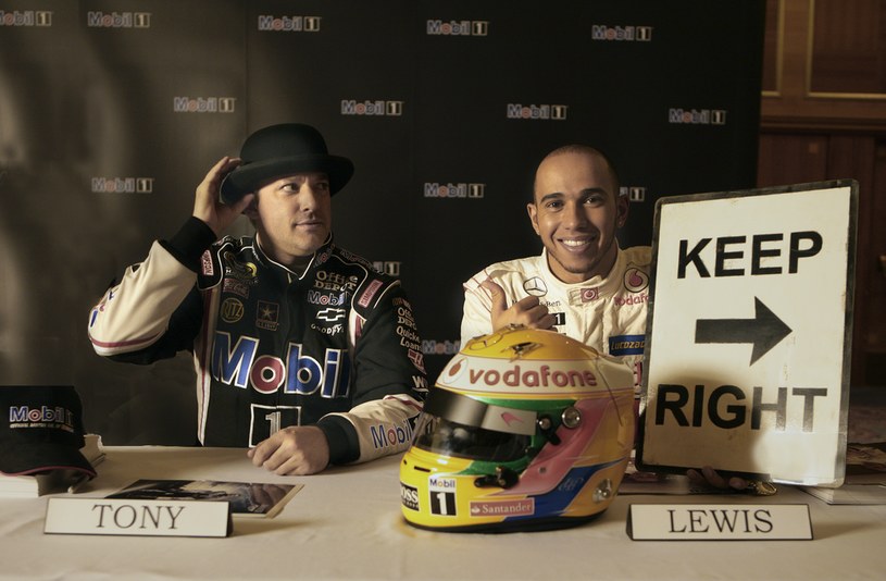 Lewis Hamilton i Tony Stewart /Informacja prasowa