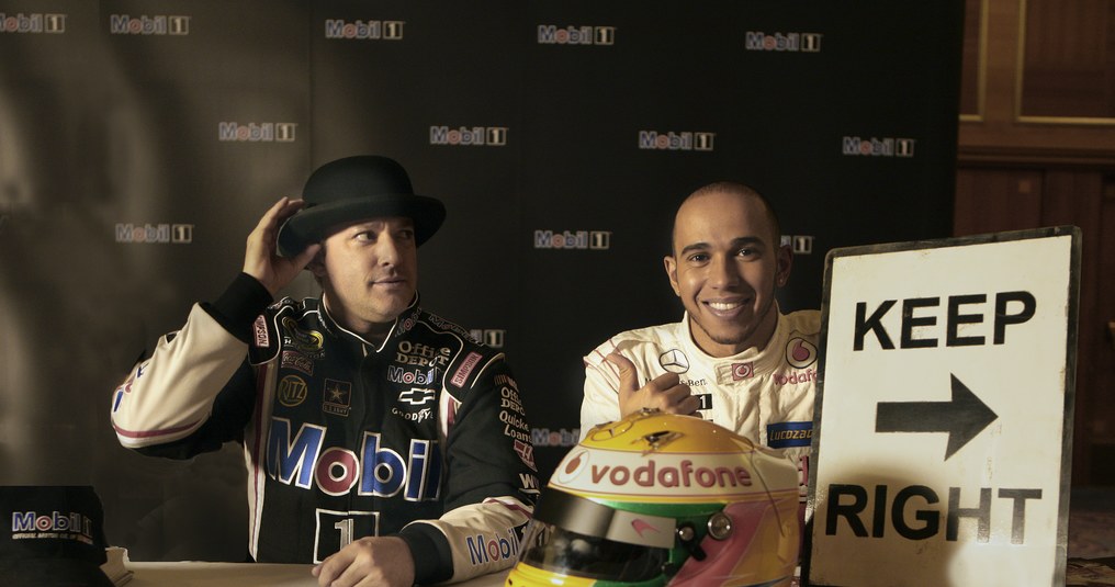 Lewis Hamilton i Tony Stewart /Informacja prasowa