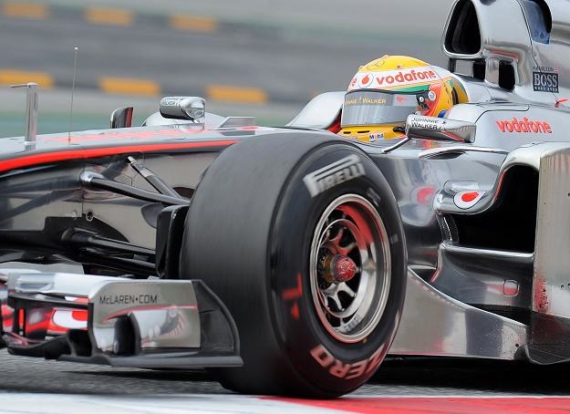 Lewis Hamilton jest zawiedziony nowym bolidem McLarena /AFP