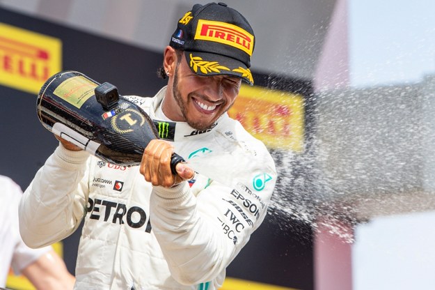 Lewis Hamilton (Mercedes GP) wygrał w Le Castellet wyścig o Grand Prix Francji, ósmą rundę mistrzostw świata Formuły 1 /VALDRIN XHEMAJ    /PAP/EPA