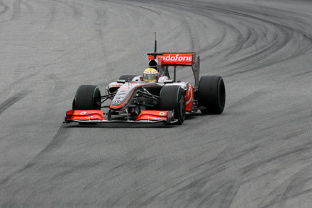 Lewis Hamilton na torze Catalunya /AFP