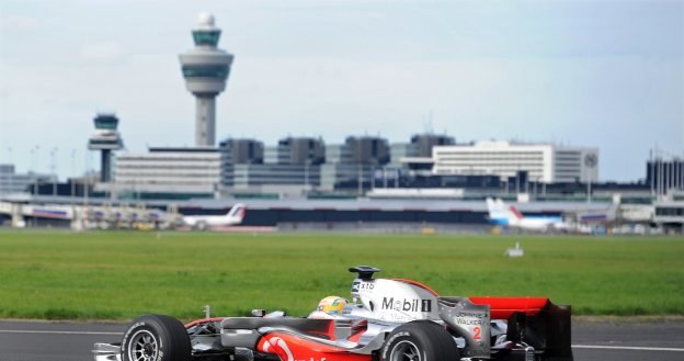 Lewis Hamilton w bolidzie McLarena /AFP