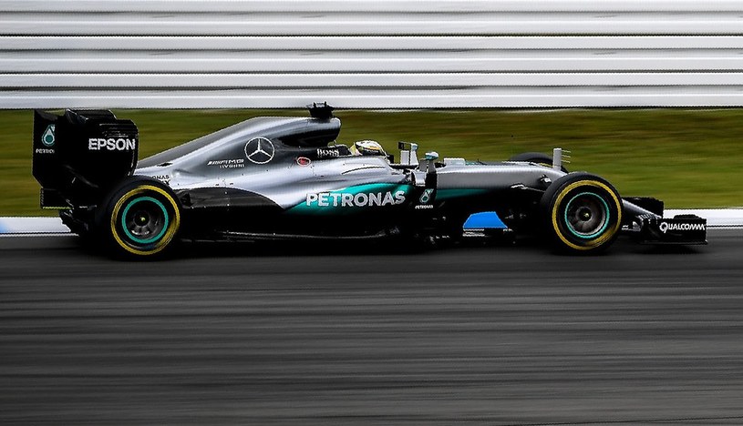 Lewis Hamilton wygrał zeszłoroczny wyścig na torze Spa /AFP