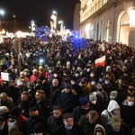 "Lex TVN". Protesty w całej Polsce, apel do prezydenta