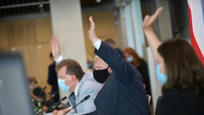 "Lex TVN" przyjęta z poprawkami przez sejmową komisję