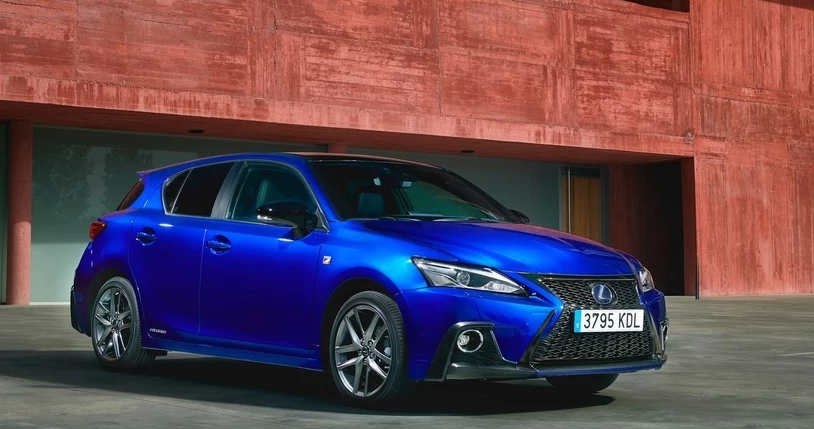 Lexus CT ma wiele wspólnego z Toyotą Auris/Corollą /materiały prasowe